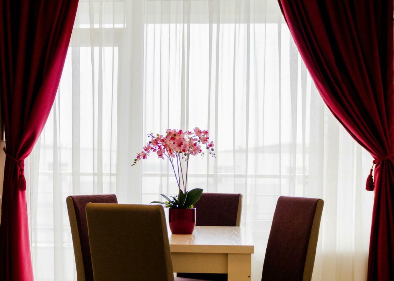 Orchid Superior Summerland Apartment